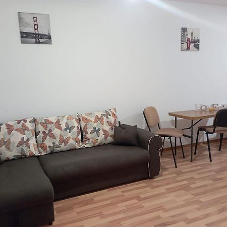 סיביו Pitters Home Two מראה חיצוני תמונה