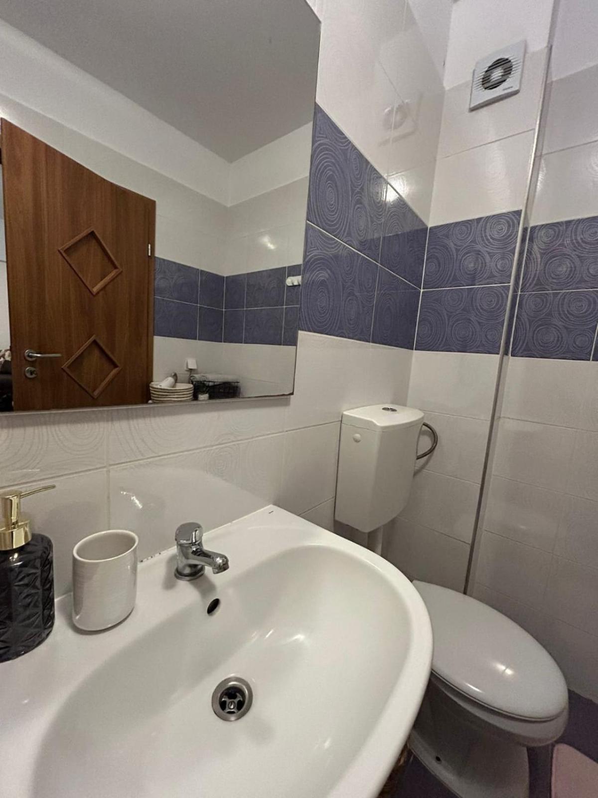 סיביו Pitters Home Two מראה חיצוני תמונה